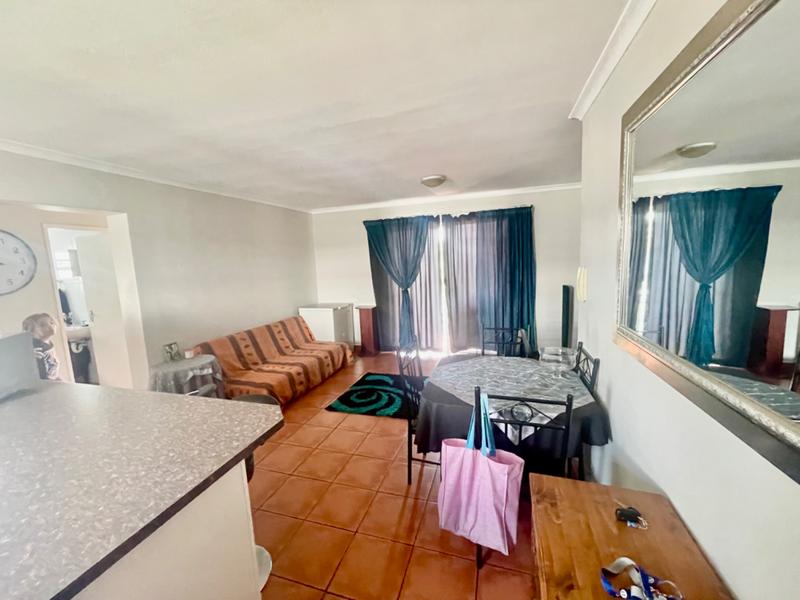 2 Bedroom Property for Sale in Vredekloof East Western Cape